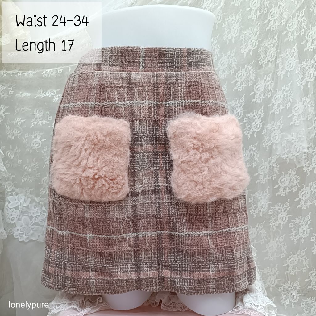 GRL กระโปรงญี่ปุ่น มีกระเป๋าขนนุ่ม มือสอง