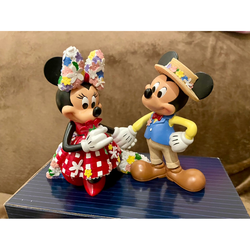 [พร้อมส่ง] New in box พร้อมกล่อง Mickey & Minnie Disney Showcase