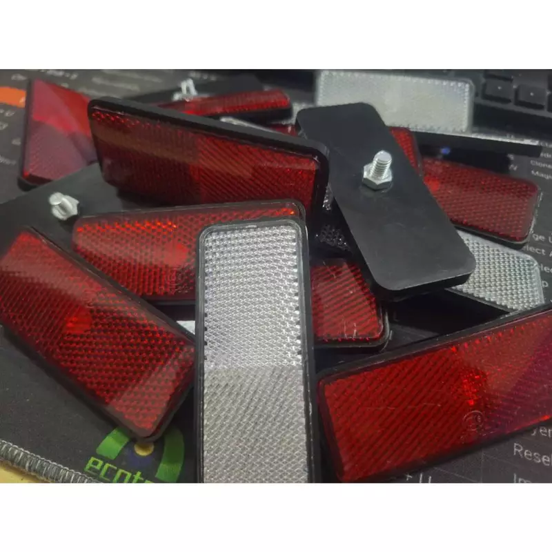 ทับทิมท้ายรถสะท้อนแสงสีขาว RC100 LEAD Wave125i LED X-Max PCX ADV Forza GIORNO CT125 2024(XX52)