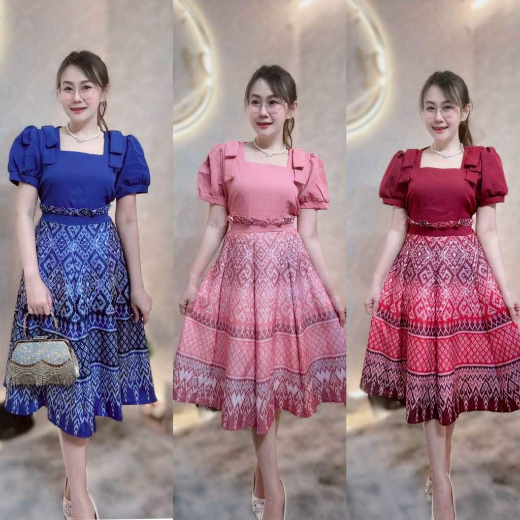 P104 ชุดเดรสไทยประยุกต์(ฟรีไซส์ML) เอวจีบ เสื้อทรงคอเหลี่ยม(ไม่มีเข็มกลัดนะคะ)  ผ้าบาร์บี้พิมพ์ลาย ชุดเดรสลายไทย ชุดใส่ไ
