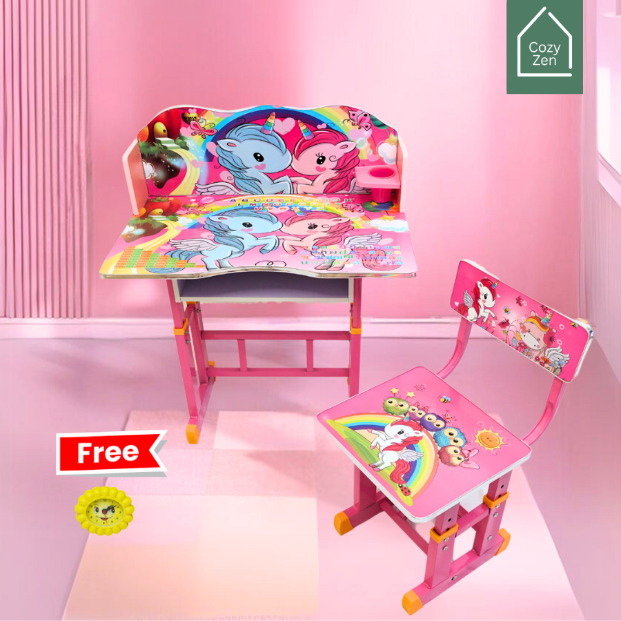 CozyZen โต๊ะเขียนหนังสือเด็ก รุ่น โพนี่ ใช้ได้ 2-9 ขวบ พร้อมเก้าอี้และชั้นวาง นาฬิกา ที่ใส่ปากกา