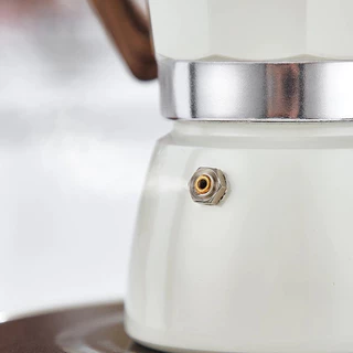 Moka Pot หม้อต้มกาแฟ กาต้มกาแฟสดพกพาใช้กับเตาแม่เหล็กไฟฟ้าได้ หม้อสแตนเลส ปลอดภัย