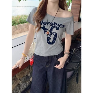 เสือยืดเเขนสั้น เสื้อยืดปาดใหล่ ทรงหลวม กันเเดด ลายอักษร เนื้อผ้านิ่ม #020320