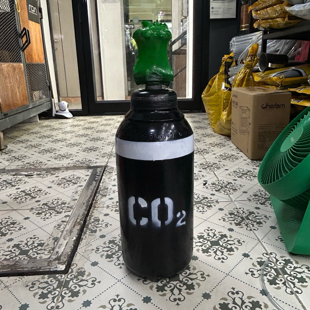 ถัง คาร์บอนไดออกไซด์เหล็ก CO2 3 ลิตร เกลียวไทย CGA320 พร้อมก๊าซ carbondioxide tank 3 liter  3 ลิตร เหล็ก มีเซฟตี้วาลว์
