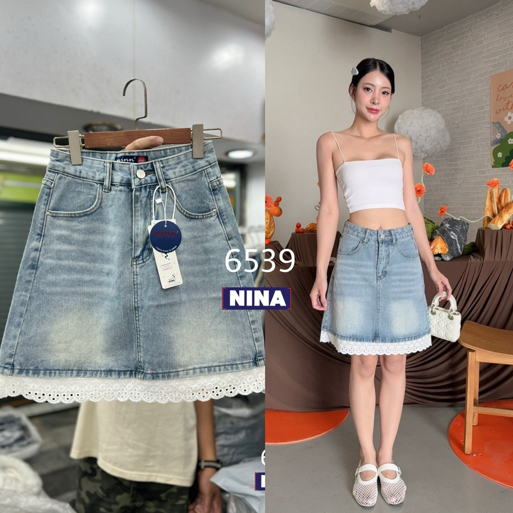 👖NN-ST🌟#6539 กระโปรงยีนส์สั้นทรงเอ ผ้าไม่ยืด งานแต่งชายลูกไม้น่ารักๆ สีฟอกอ่อน