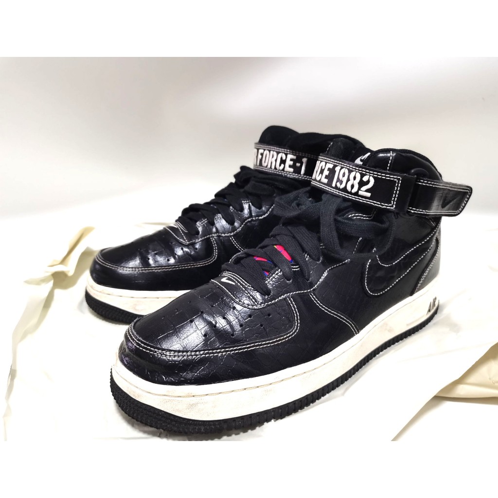 รองเท้า N   ike   Air Force 1 Mid '07 LV8 'Our Force 1' DV1029-010  size 9.5  ของแท้มือสอง สภาพดี