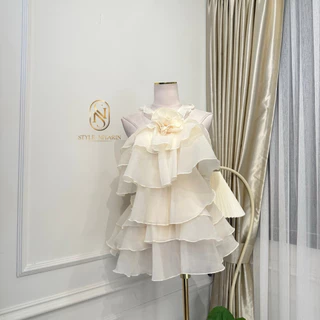 zani dress ชุดเดรสสั้น ทรงขนมชั้น แต่งกุหลาบตรงกลาง งานผ้าออแกนดี้ น่ารักหวานมาก **ชุดค่อนข้างสั้นแนะนำสาวตัวเล็กสูงไม่เ