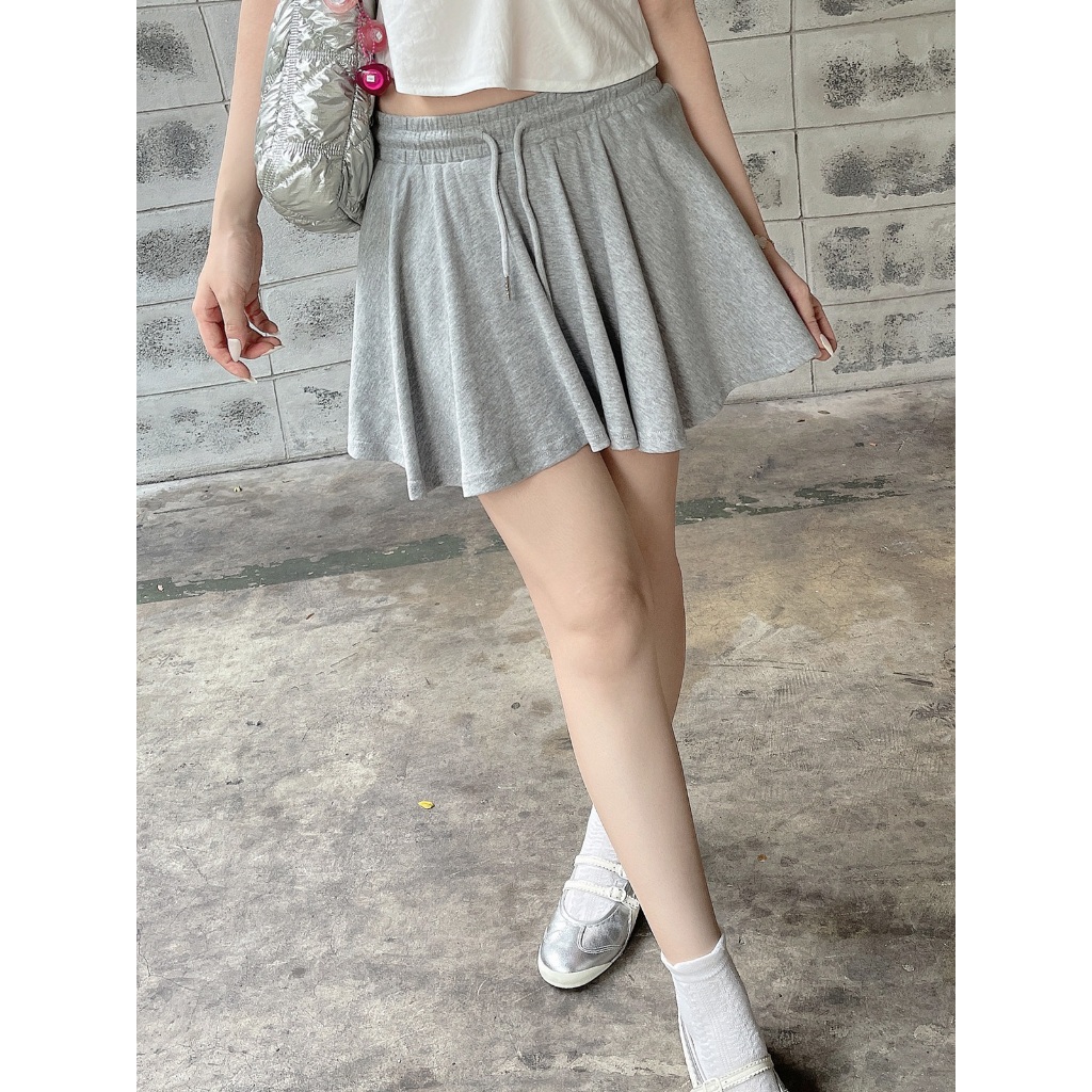 ส่งด่วน🚨 ขาว/เทา SLYQ STELLA JERSEY SKORTS กระโปรงเทนนิส กระโปรงกางเกงจีบรอบเอวยางยืด - รูปที่ 4