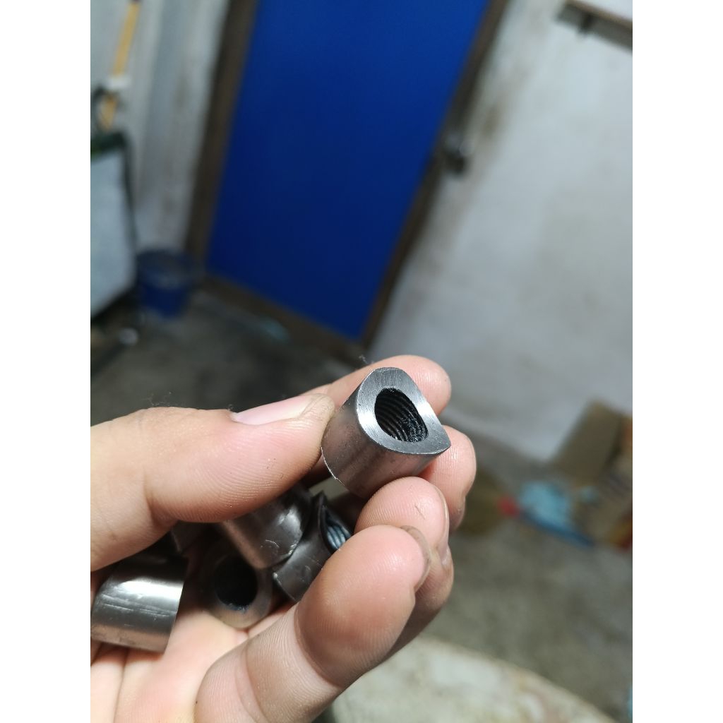 เกลียวเซ็นเซอร์ไทเทเนียม แบบสั้น ทำอาร์แล้วสำหรับรถ คอท่อไทเทเนียม o2Xmax ReadGionoPcx160สามารถใส่แท