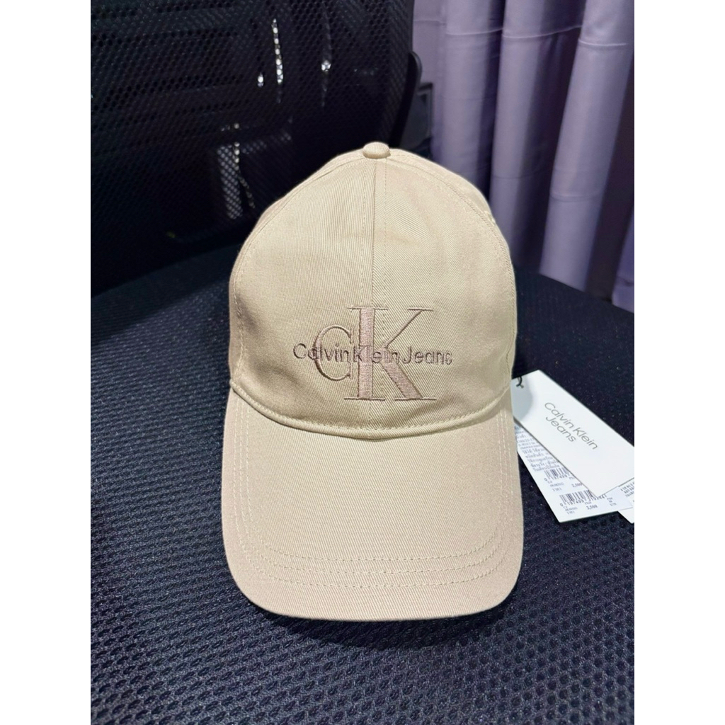 หมวก CK Calvin Klein สีน้ำตาลอ่อน มือ1 แท้100%