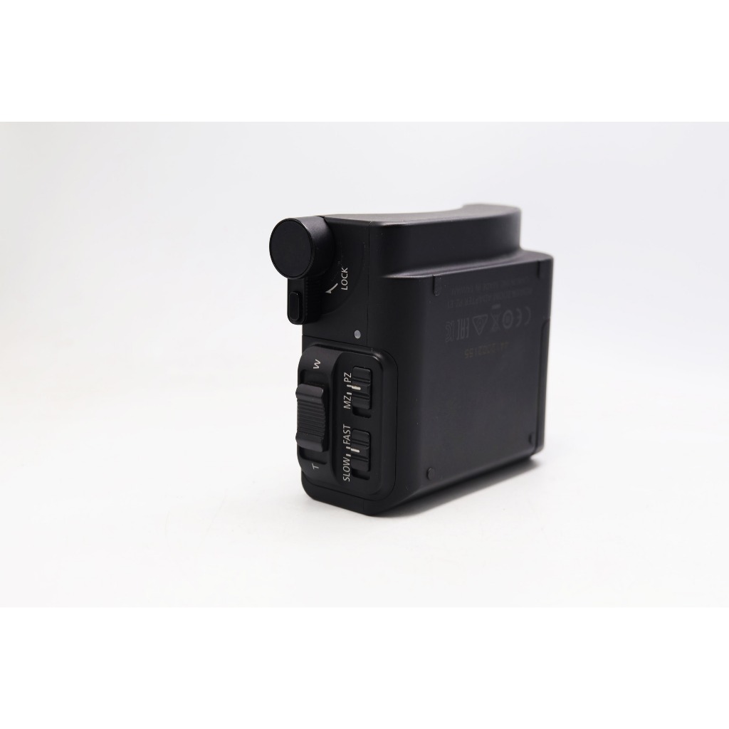 Canon PZ-E1 Power Zoom Adapter ออกแบบมาเพื่อให้การซูมมีความนุ่มนวลและเป็นธรรมชาติมากขึ้นเมื่อบันทึกว