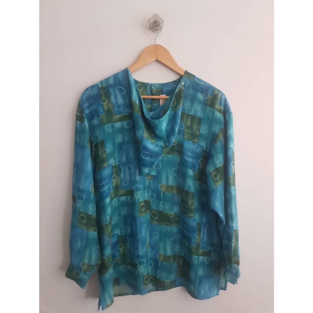 เสื้อโพลีแต่งช่วงคอ Maison De Lilana 40/27