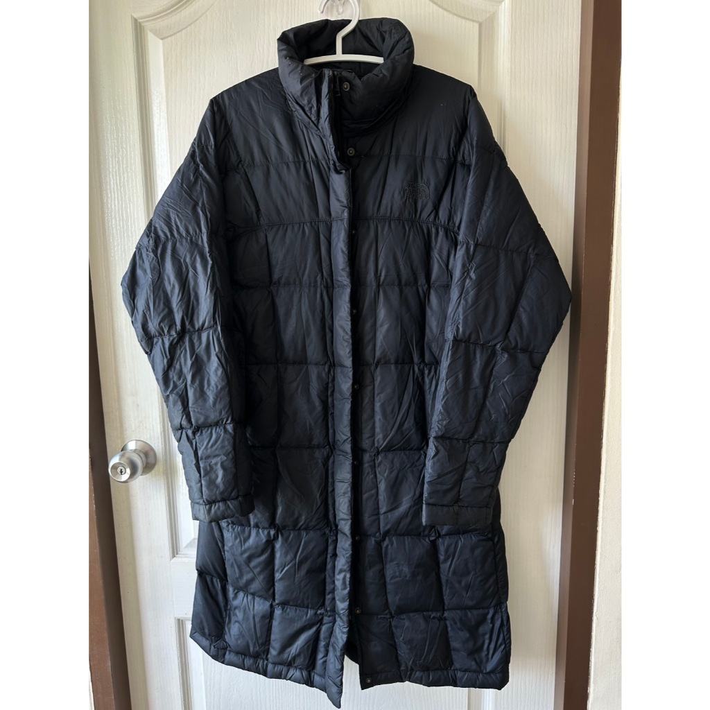 เสื้อกันหนาว the north face แท้!! มือสอง ขนห่าน Fill 600 อก 40 ยาว 37 มีตำหนิ 1 จุด (มีการเย็บเก็บงา