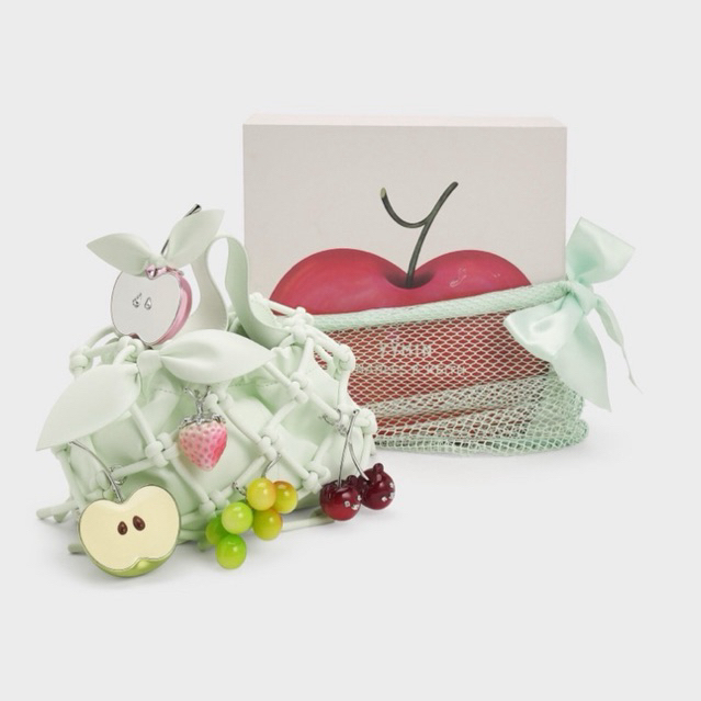 YVMIN X CHARLES & KEITH เซ็ตชาร์มผลไม้ และกระเป๋าสะพายข้าง