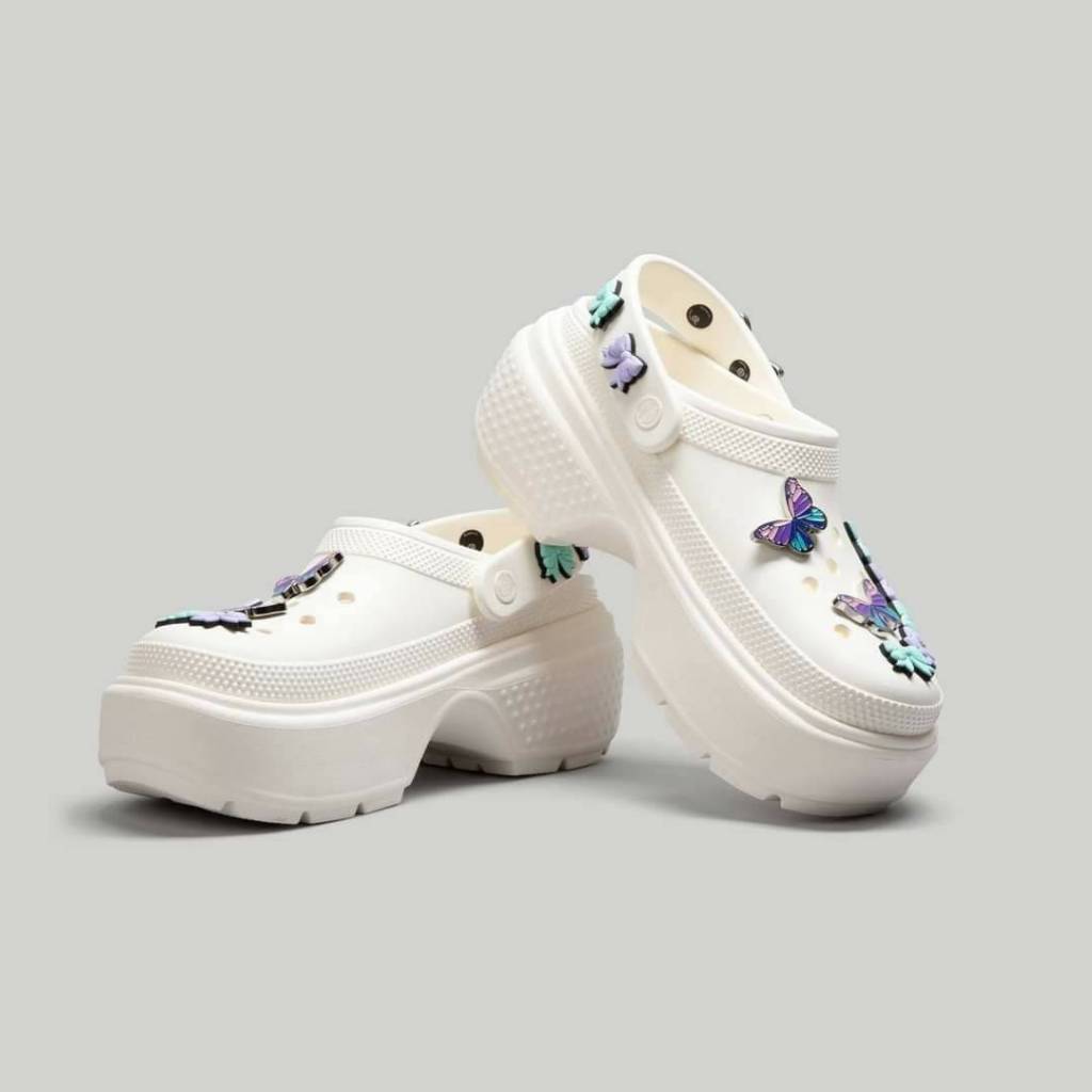 {สัง1คู่แถมตัวติด 4 อัน} Cr0cs Stomp Clog รองเท้าแตะสวมผู้หญิ่งใส่สวยรู่ดูดีมากสินค้ามีพร้อมส่งในไทย1-3วันได้รับของ