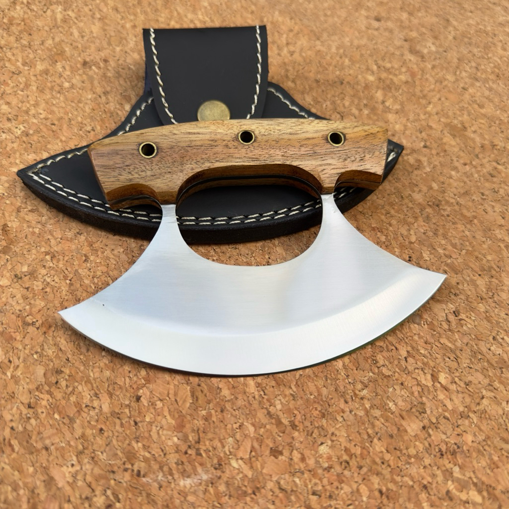 มีด มีดครัว อูลู (ULU)จากใบมีดเหล็ก 440 c ด้ามไม้ เหล็ก 440 c เป็น High carbon stainless steel จึงต้