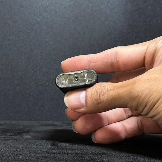 อุปกรณ์จุดไฟ สีดำซิลิโคน ลายการ์ตูน หัวเหล็ก ถอดปลอกเติมแก๊สได้ - รูปที่ 4