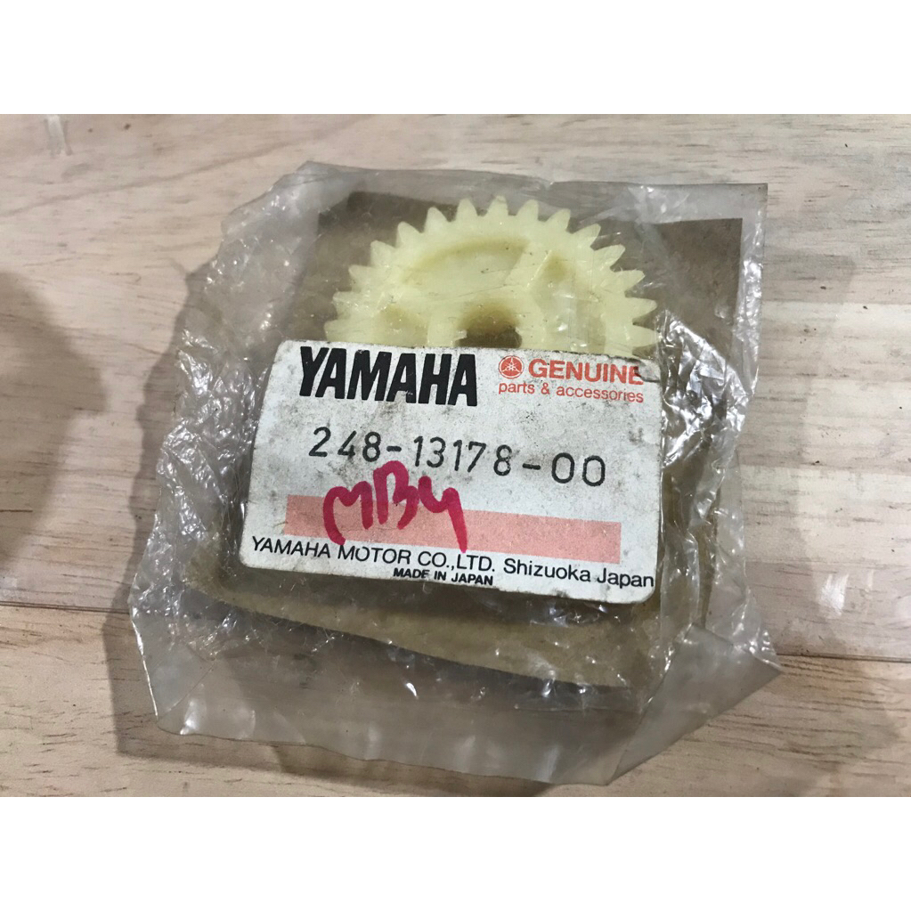 เฟืองปั้ม 2t yamaha dt100 dt125 แท้ใหม่ 248-13178-00