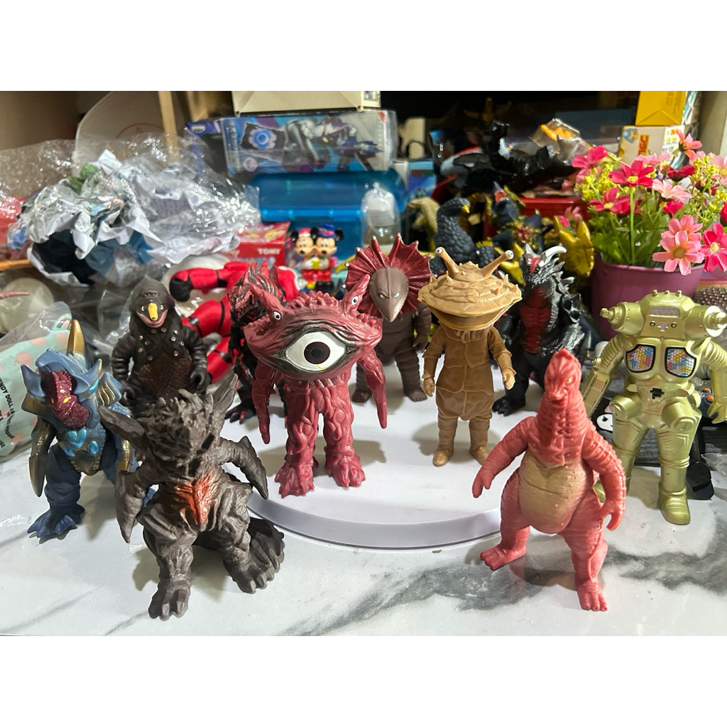 (2) แท้ ไซส์น่ารัก 💯 งานเก่า หุ่นซอฟ หุ่นยาง อุลตร้าแมน ultraman สัตว์ประหลาด มือ 2