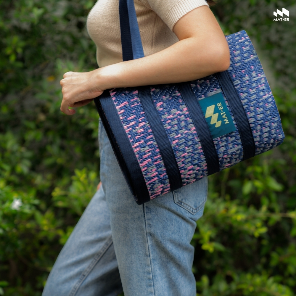 Mat-er เสื่อพับพกพา Nature on the ground Collection (Size S) น้ำหนักเบา พกพาสะดวก กันน้ำ ดูแลง่าย
