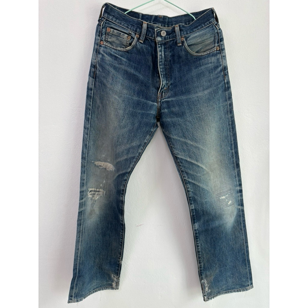 กางเกงยีนส์ มือสอง สภาพดีมีงานซ่อม ริมแดง502 J09 เอว30“-31” เป้า11.5“ ยาว40” ปลายขา8.5“ ราคา 990 บาท