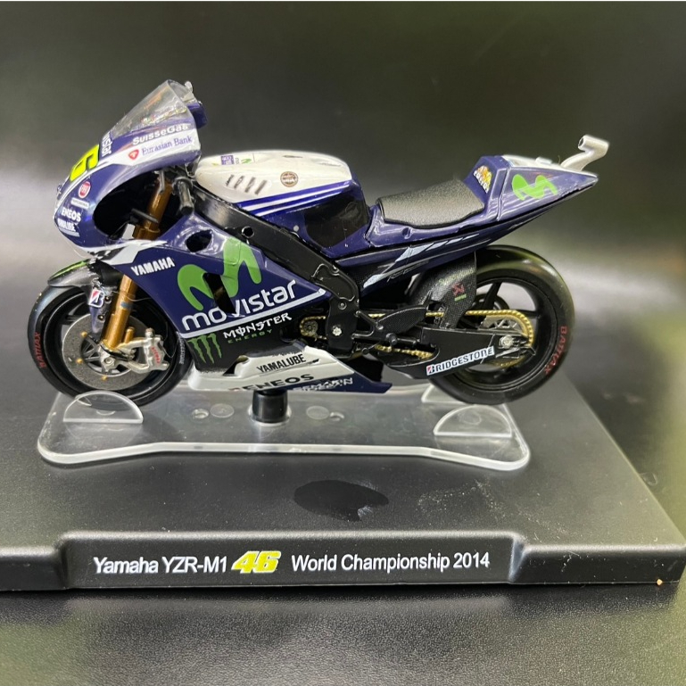 โมเดลรถมอเตอร์ไซค์ YZR-M1 VR-46 test Phillip Island 2004 ทำจากเหล็ก สัดส่วน 1:18(YZR-M1 2004) ไม่มีก