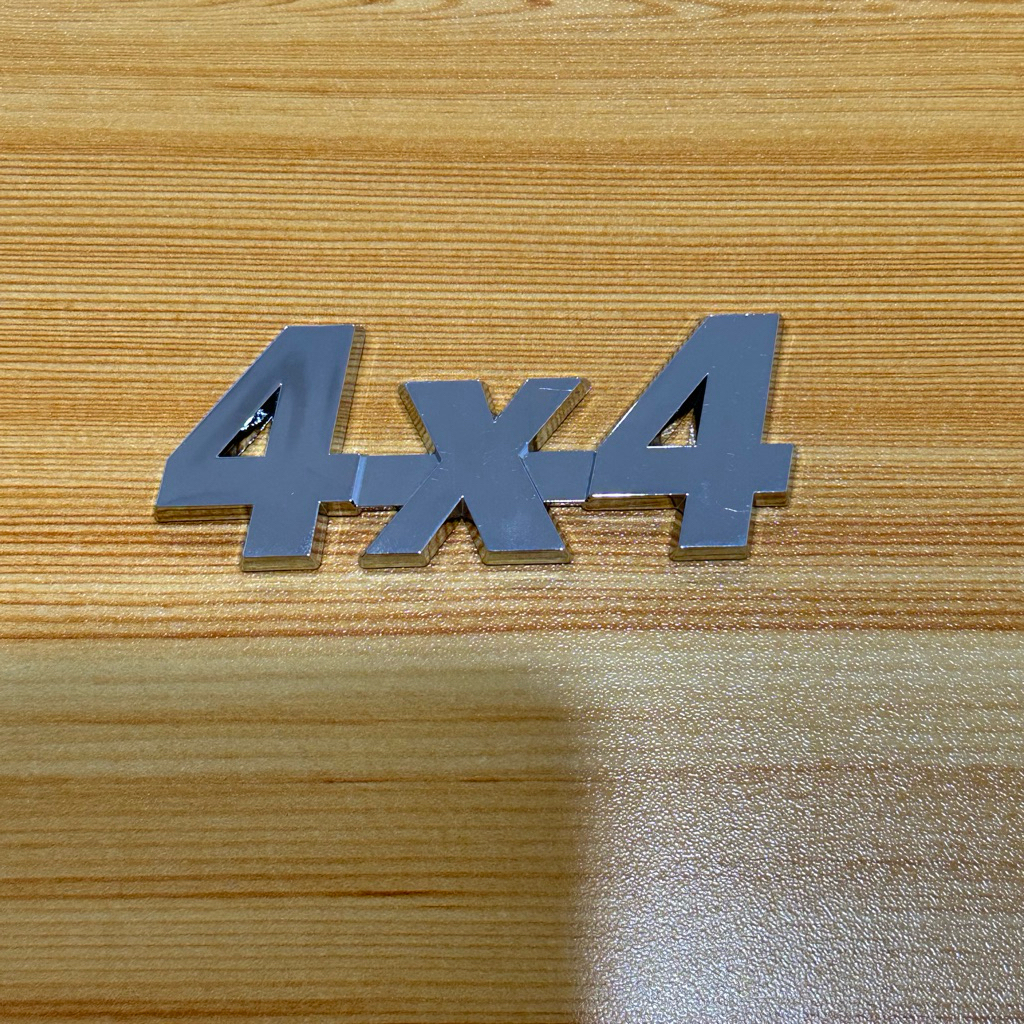 โลโก้ 4 x 4 ขนาด 3.5 x 9 cm ราคาต่อชิ้น