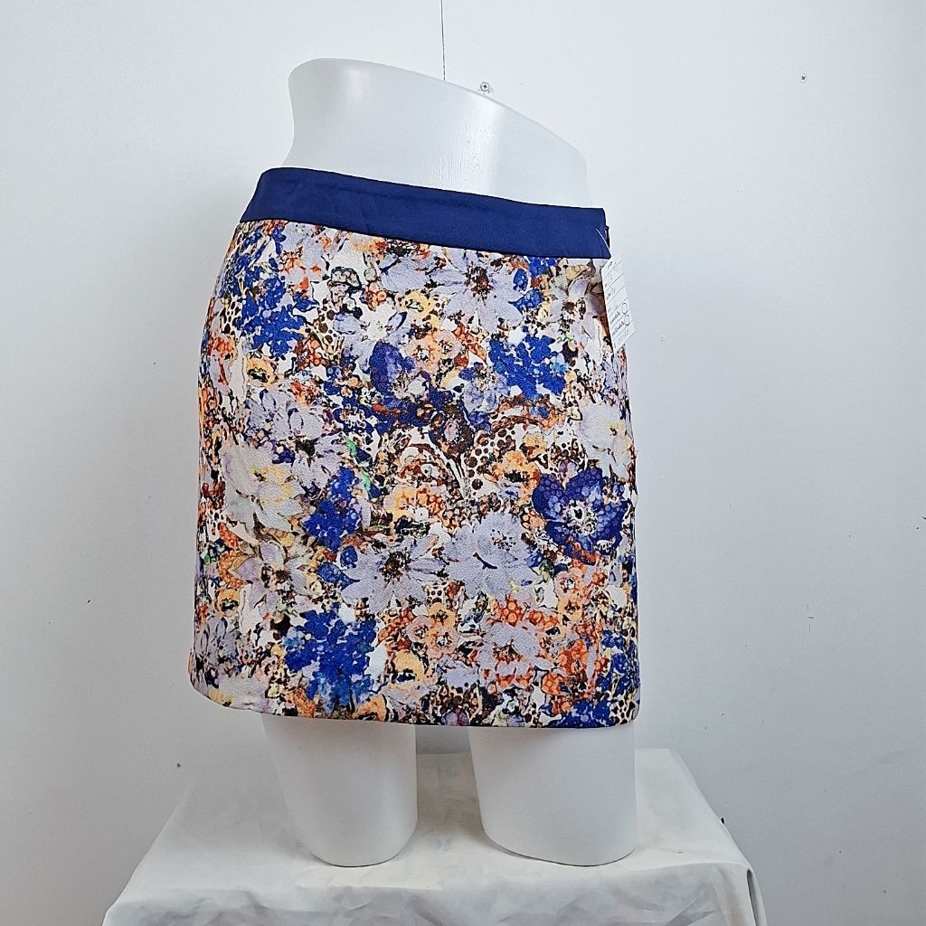 1N829 กระโปรงแฟชั่น กระโปรงสั้น [มือสอง] รายละเอียดตามรูปนะคะ