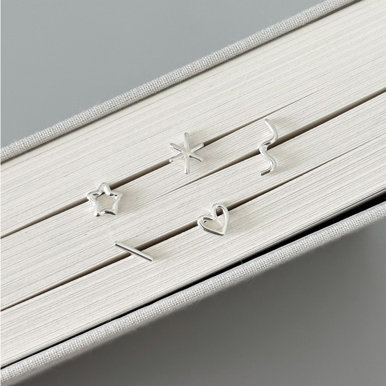 (stud earrings) : DOODLE BITS COLLECTION STUD EARRINGS SILVER925 / ต่างหูปักก้านเงินแท้ (ราคาต่อข้าง) | YOUR WISHLIST