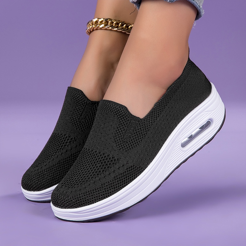 VKMonday มาแรงในตอนนี้ รองเท้าผ้าใบนำเข้า สลิปออนทรงสวย วัสดุคุรภาพดี น้ำหนักเบา สวยทันสมัยมาก ใส่ได้ทุกโอกาส พร้อมส่งแล