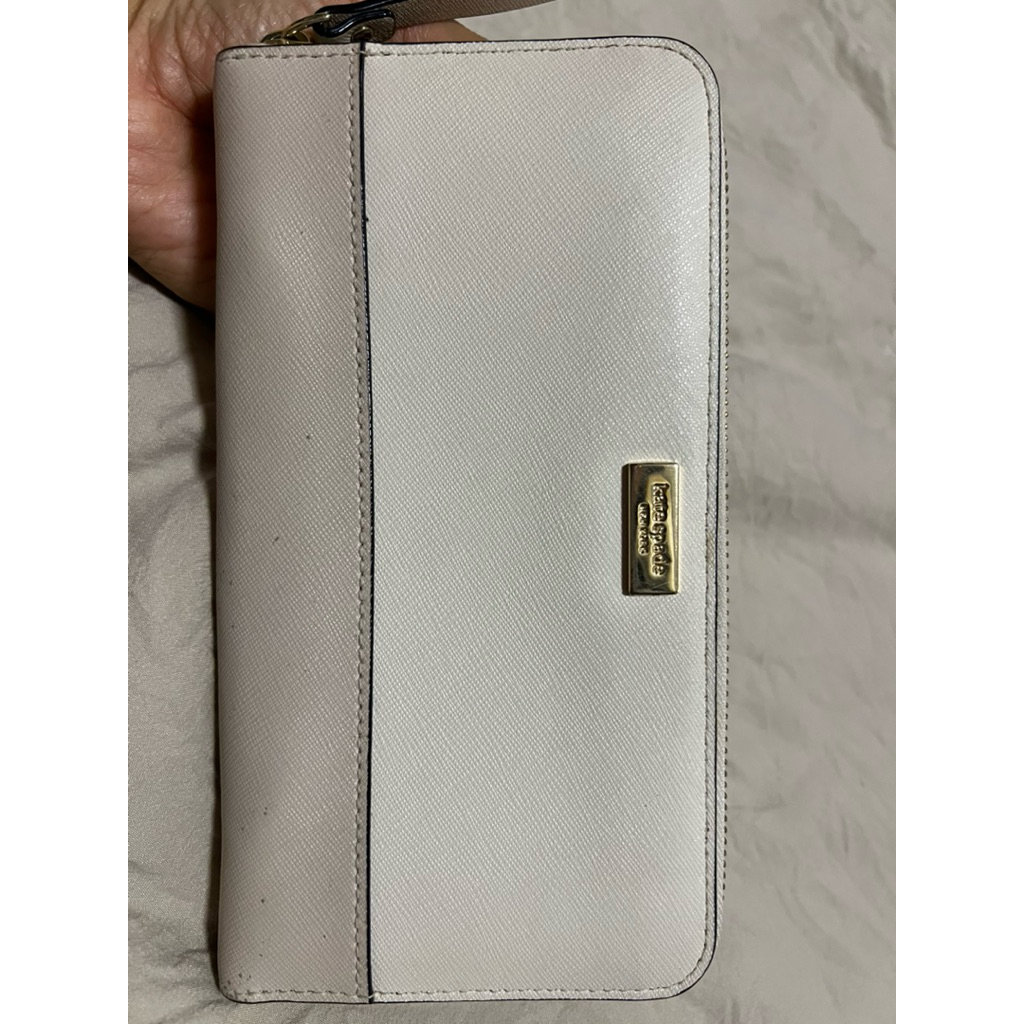 ส่งต่อกระเป๋าสตางค์ใบยาว kate spade