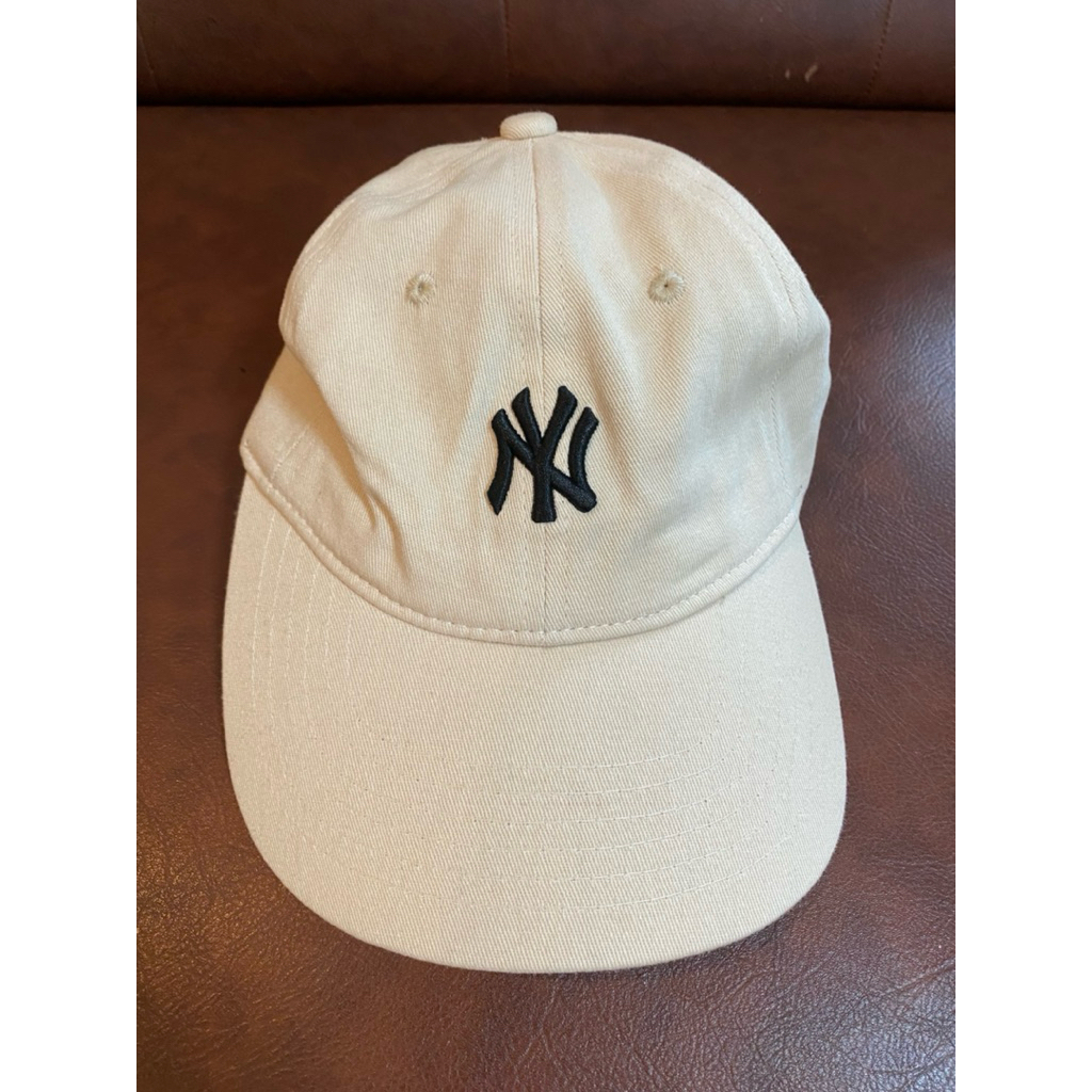 หมวกสีครีมแถมสีดำMBL