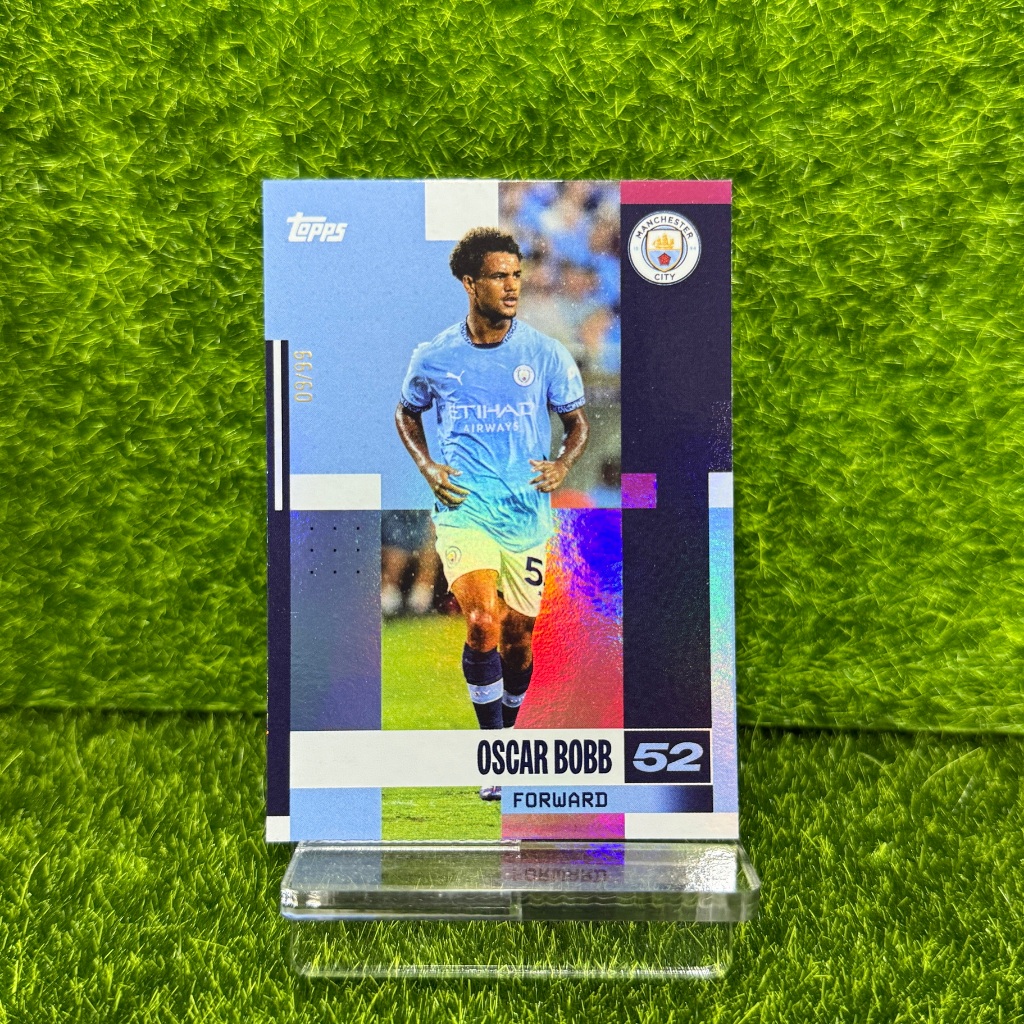 RUN /60 Oscar Bobb TOPPS Man City Team Set Pink Refractor #23