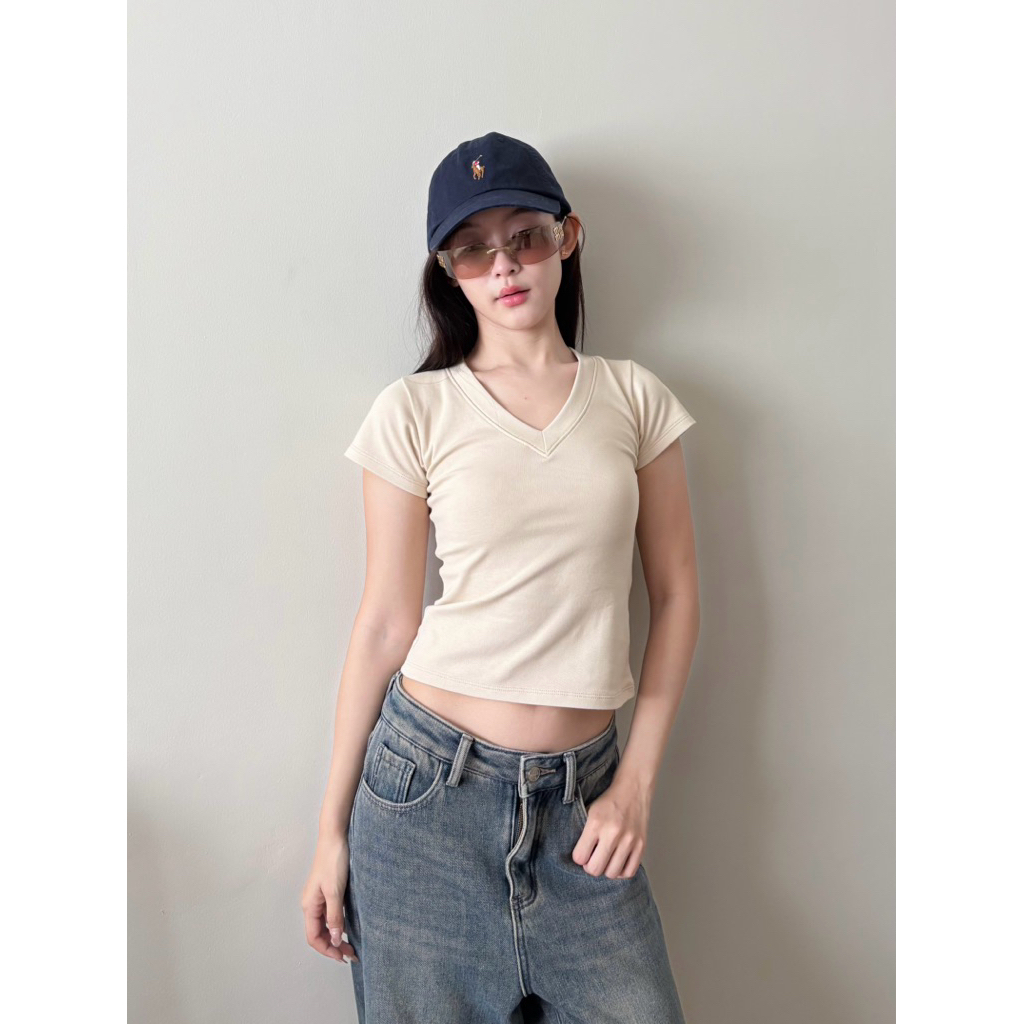 Classic V-neck tee (2colors) - รูปที่ 4