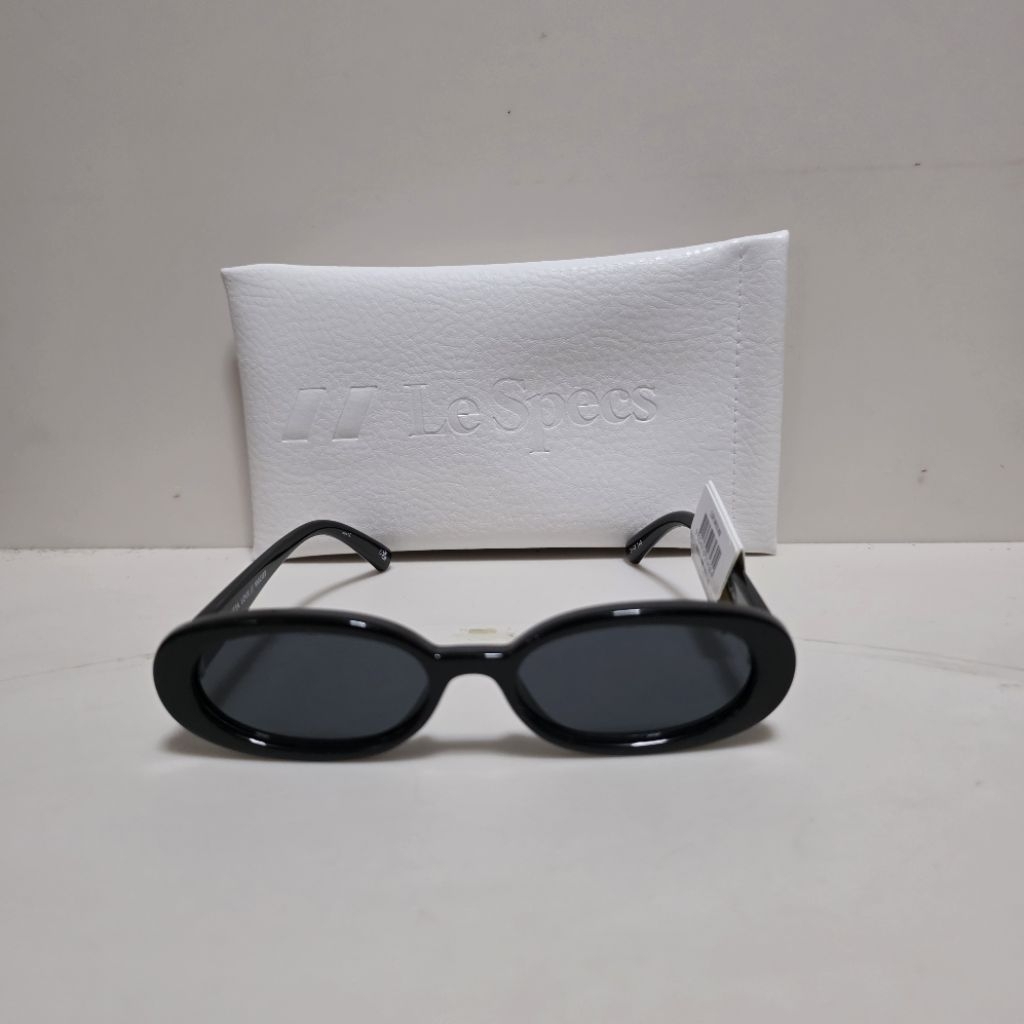 Sample sale แว่นกันแดด Le Specs รุ่น outta love ราคาป้าย 4,100 ของแท้พร้อมส่ง