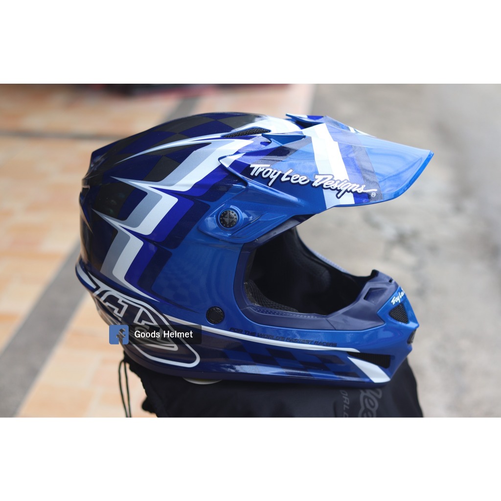 หมวกกันน็อค Troy Lee Design SE4