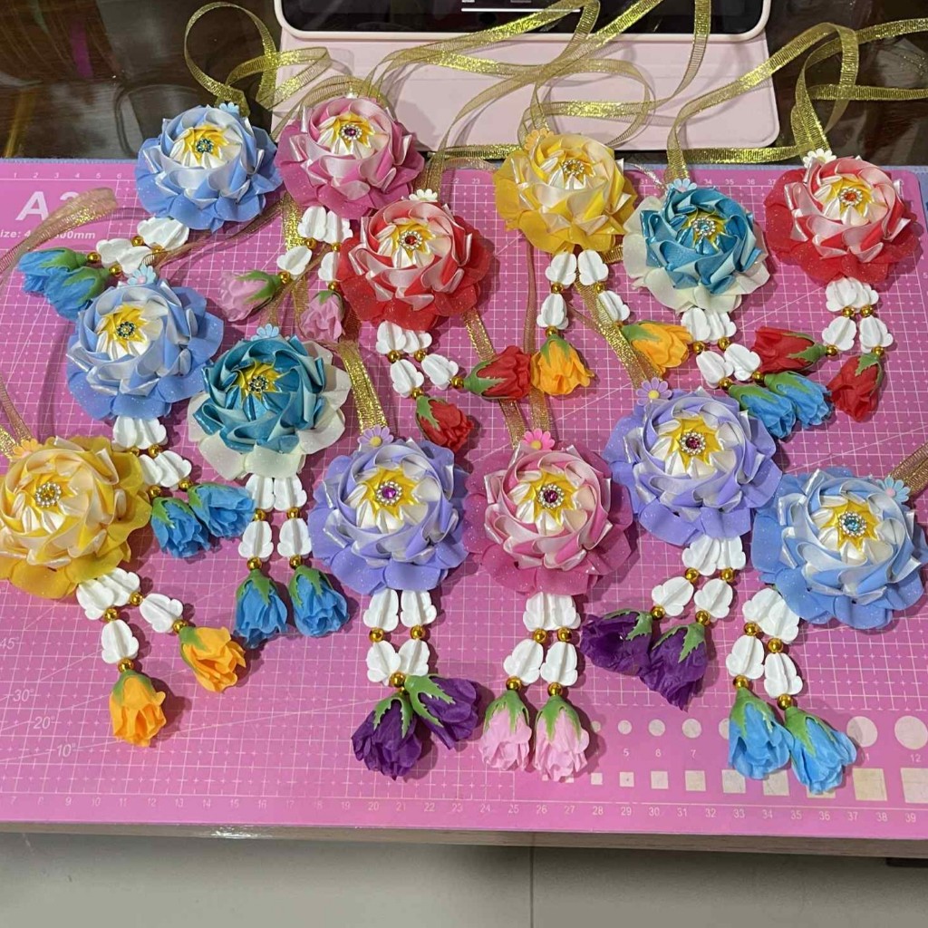 พวงมาลัยริบบิ้น ดอกบัวชัยมงคล (1 พวง)