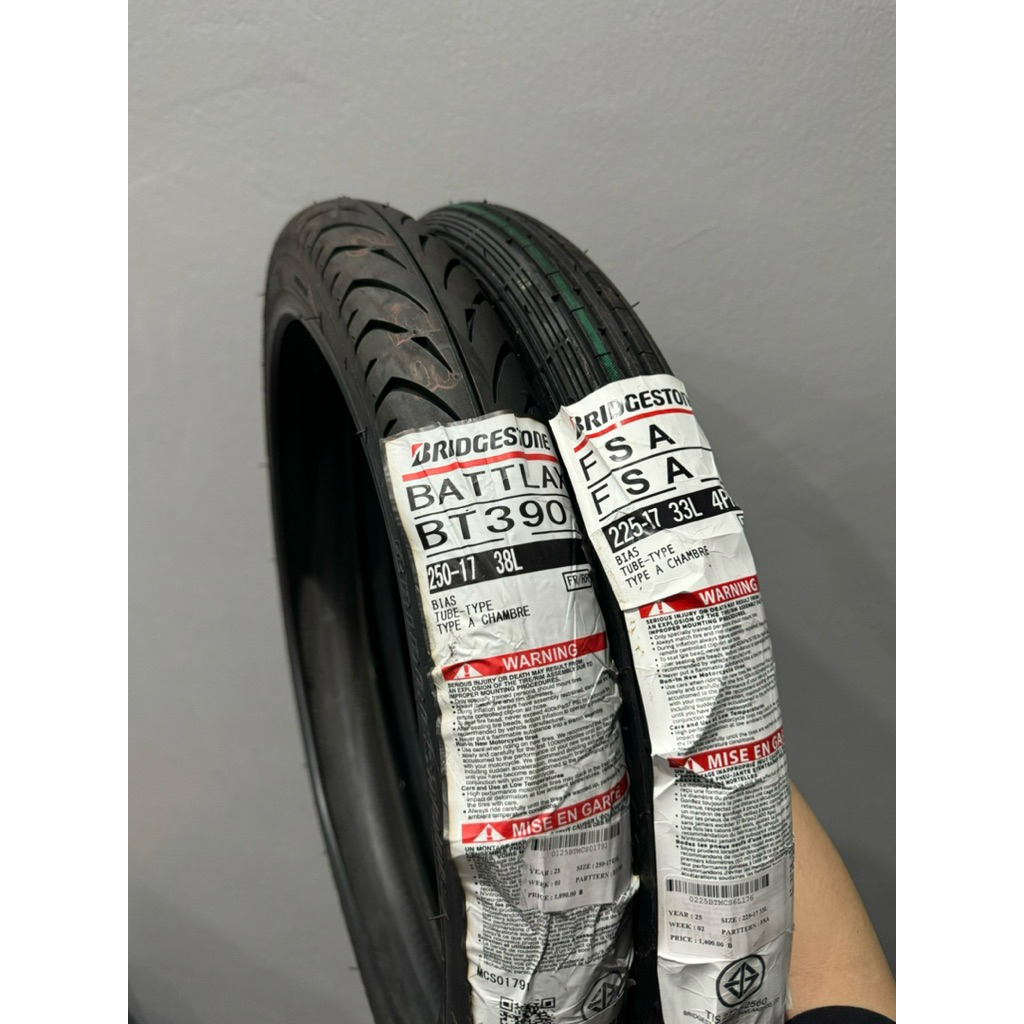 ยางBRIDGESTONE (ยางปี25) หน้าลายตรง225-17  หลังลายBATTLAX  BT390  250-17 & 250-18