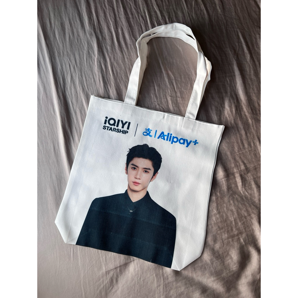 กระเป๋าผ้าลิมิเต็ด Chen Zheyuan จาก Alipay x iQIYI STARSHIP | ของพรีเมียมสะสมแฟนคลับ