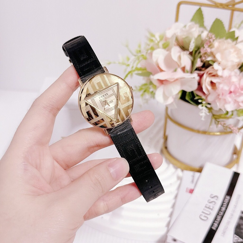 (สด-ผ่อน)นาฬิกาผู้หญิงสายหนังสีดําตัดกับหน้าปัดทองเรียบหรูคลาสสิคGของเเท้100% GW0478L2 I