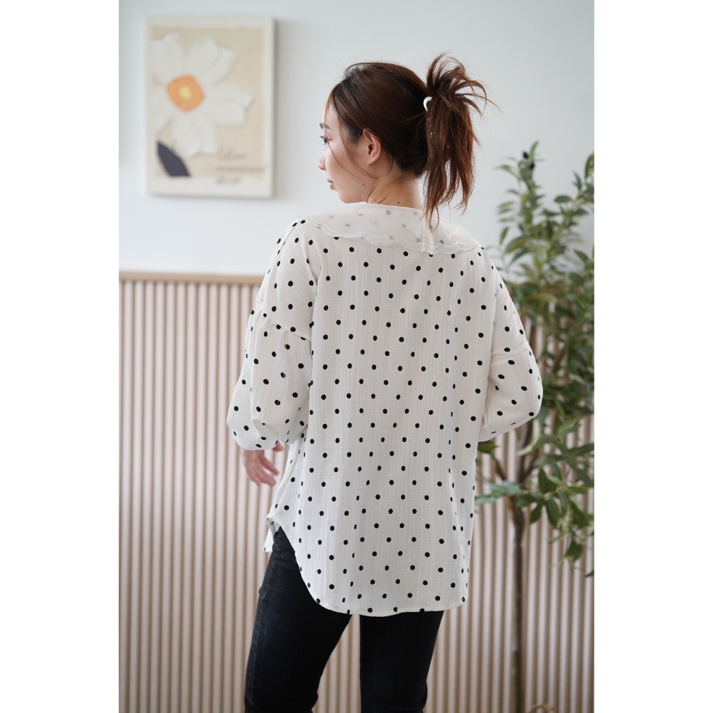 ป้าย Saturday เสื้อผ้าเนื้อนิ่มพิมพ์ลายจุดแต่งปกผ้าแก้วปักดอกไม้ อก 42 นิ้ว ยาว 26 นิ้ว - รูปที่ 4