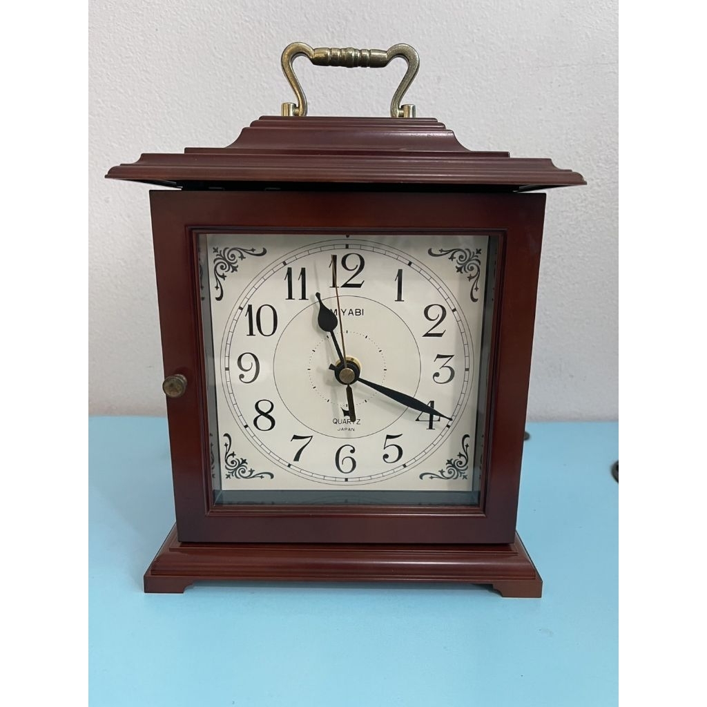 นาฬิกาตั้งโต๊ะ Miyabi