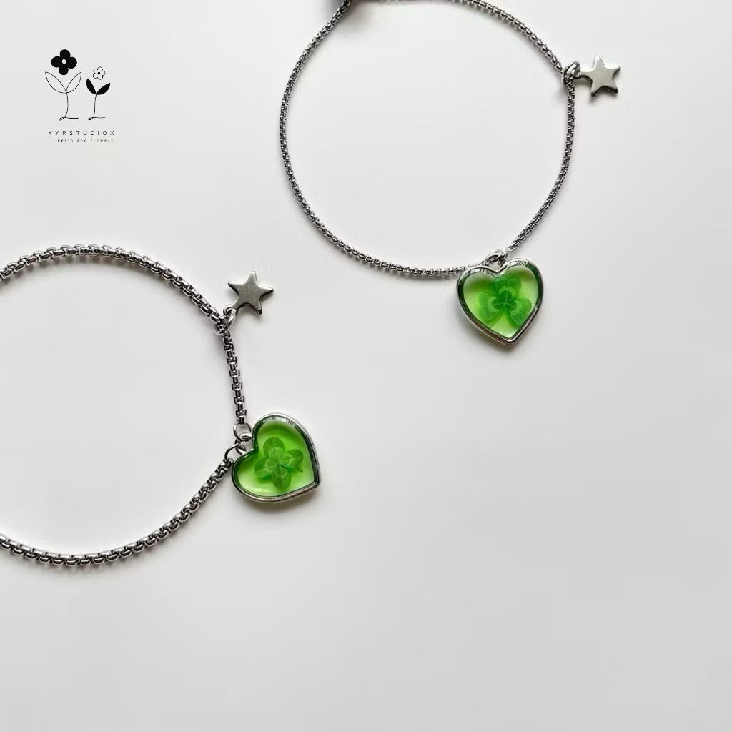 YYRSTUDIOX - clover Bracelet กำไลข้อมือ🍀(ไม่ใช่ใบไม้จริง)