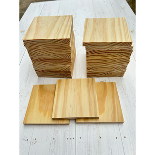 กว้าง 10cm.หนา 1.0 cm.ยาว 10cm[แพ็คละ 10แผ่น]ราคา/10แผ่นไม้สนนอก ไม้แผ่นสำหรับงาน DIY ไม่มีตา ทำจานรอง งานเลเซอร์