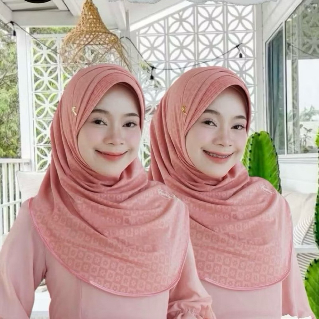 🌷ผ้าคลุมฮิญาบ รุ่น ผ้ายืดity อัดลายในตัว ทรงหน้าไขว้ ไซส์M 🌷