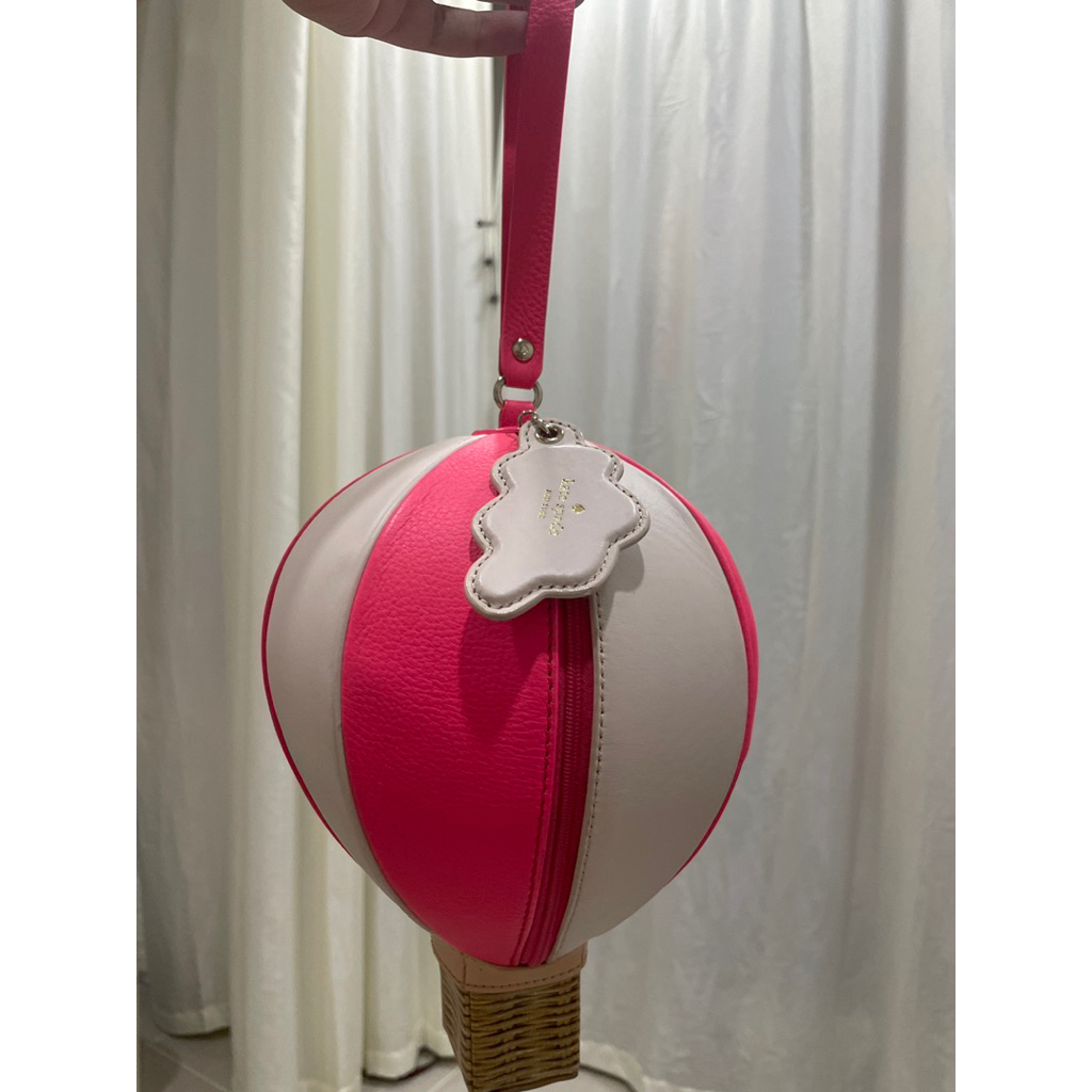 กระเป๋าถือ คล้องมือ Kate Spade ทรงบอลลูน สีชมพู