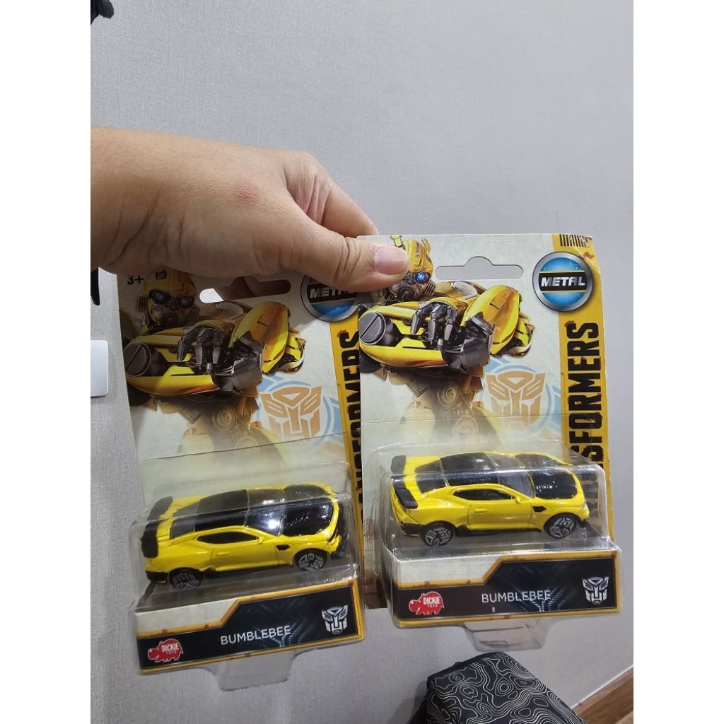 transformers bumblebee (takara tomy)