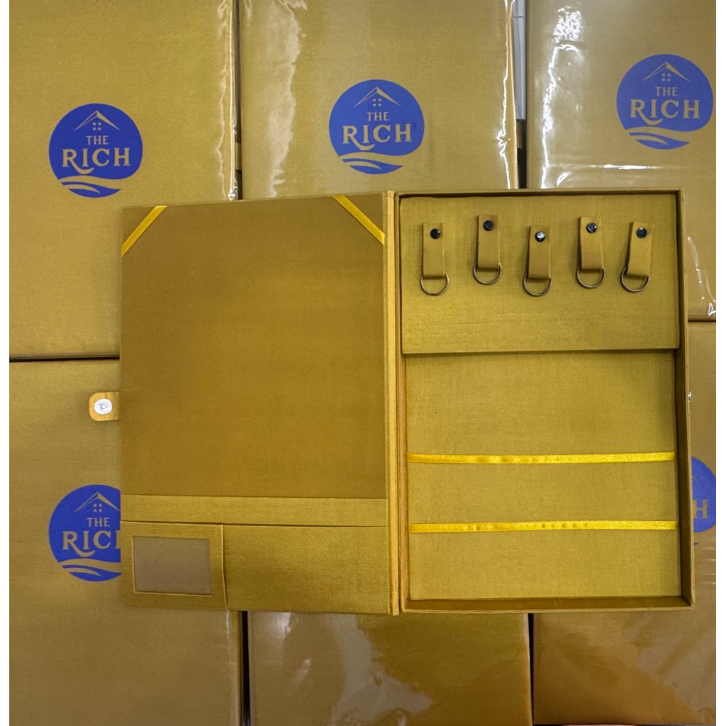 กล่องส่งมอบบ้านพร้อมสกรีนโลโก้ ใส่โฉนดรุ่นใหม่ B4(24 x 36 ซม)ทักแชทก่อนกดสั่งเพื่อเสนอราคางดเก็บปลายทาง