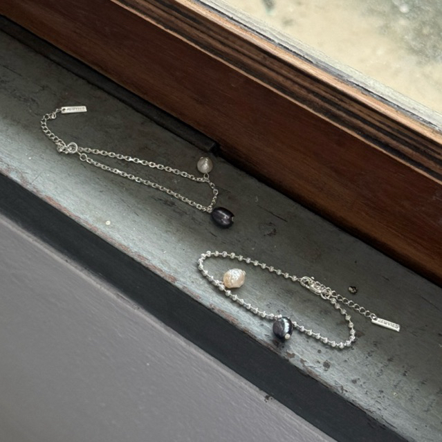 JEWVIES pearly bracelets🤍🖤
