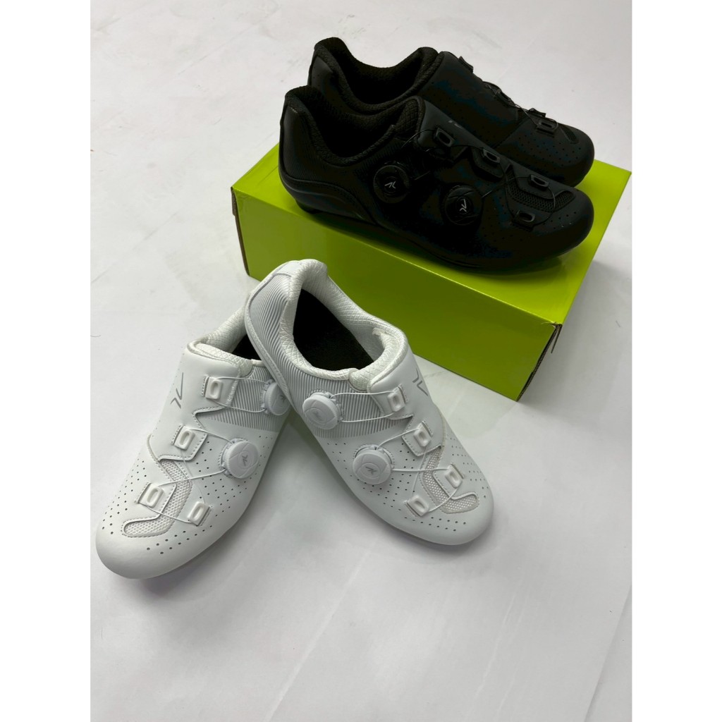 รองเท้าคลีทสำหรับปั่นจักรยานเสือหมอบ พร้อมกล่อง Size 37-45